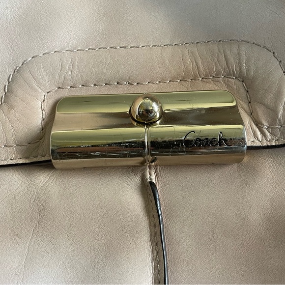Coach Leather Shoulder Bag / Purse with Gorgeous Hardware - Picture 11 of 12